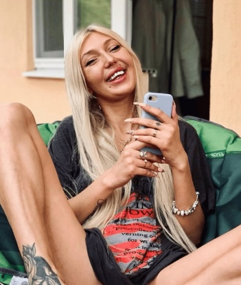Ева
